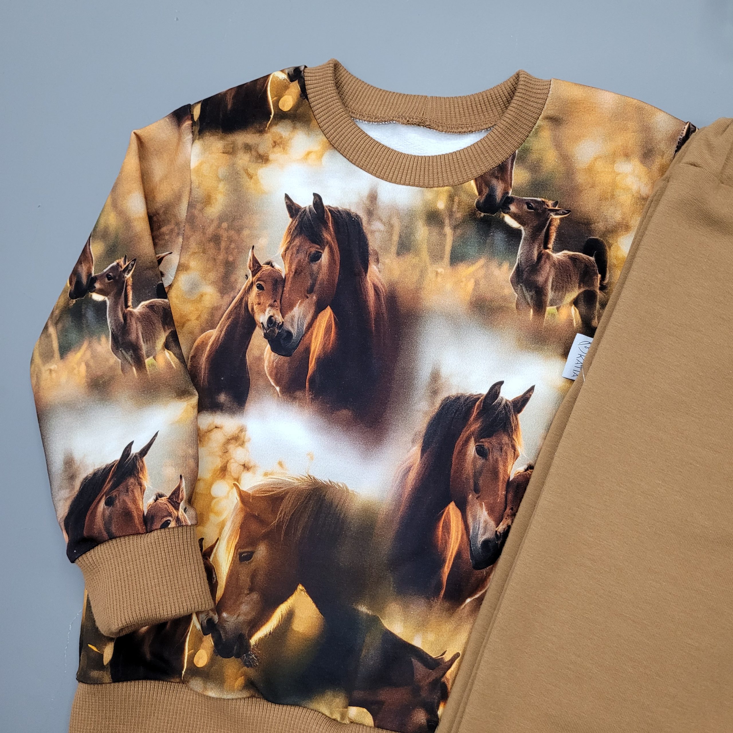 Bluza Brązowe Konie - obrazek 3