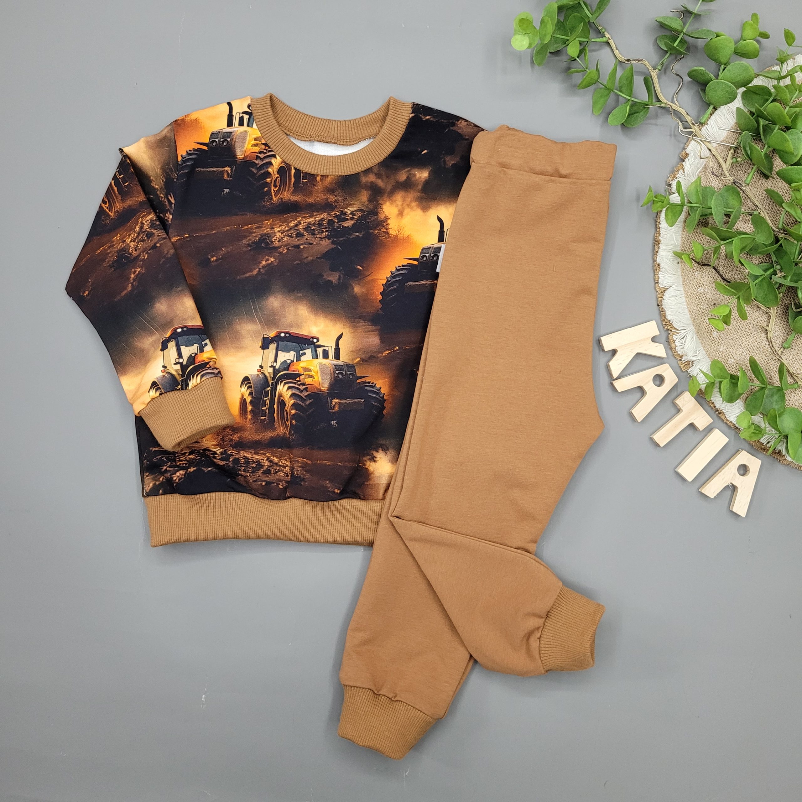 Bluza Pomarańczowe Traktory Na Karmelu
