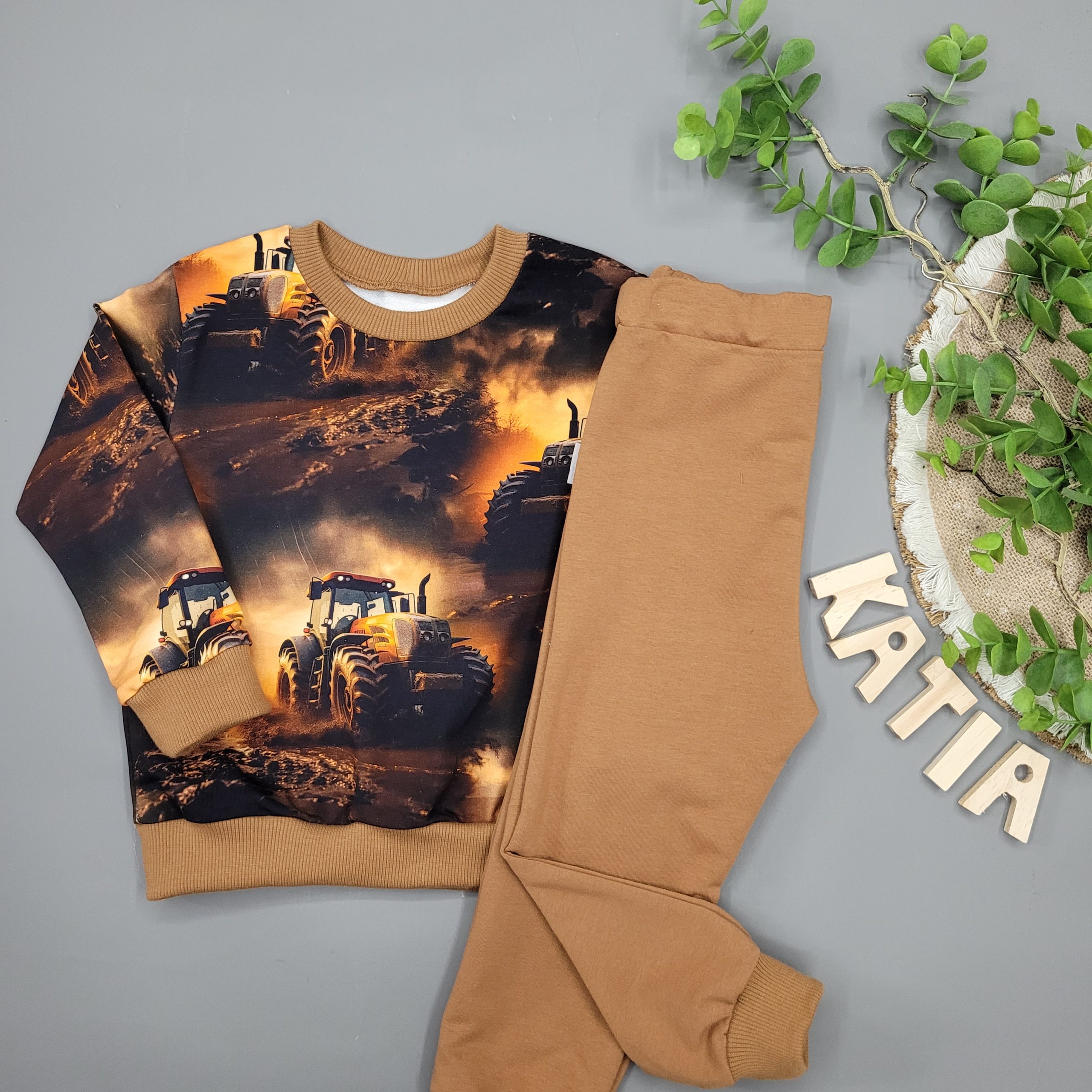 Bluza Pomarańczowe Traktory Na Karmelu - obrazek 2